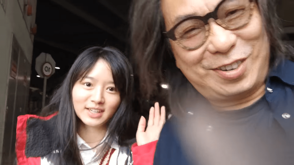 羅毓儀零濾鏡下素顏勁年輕。